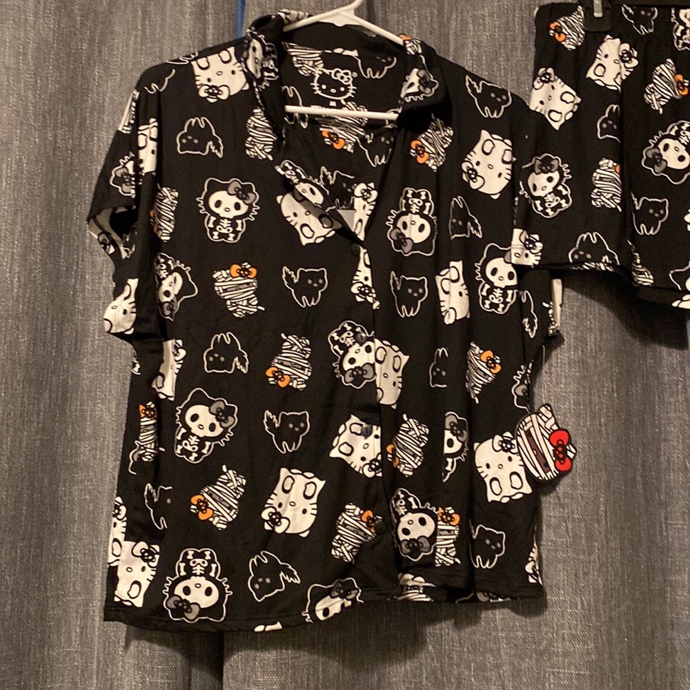 Hello Kitty Viral TikTok Halloween Pajama Set - Picture 2 of 6